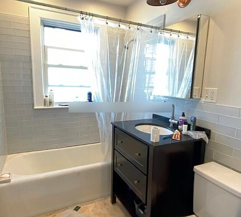 3rd image of 14 Renfrew St #2