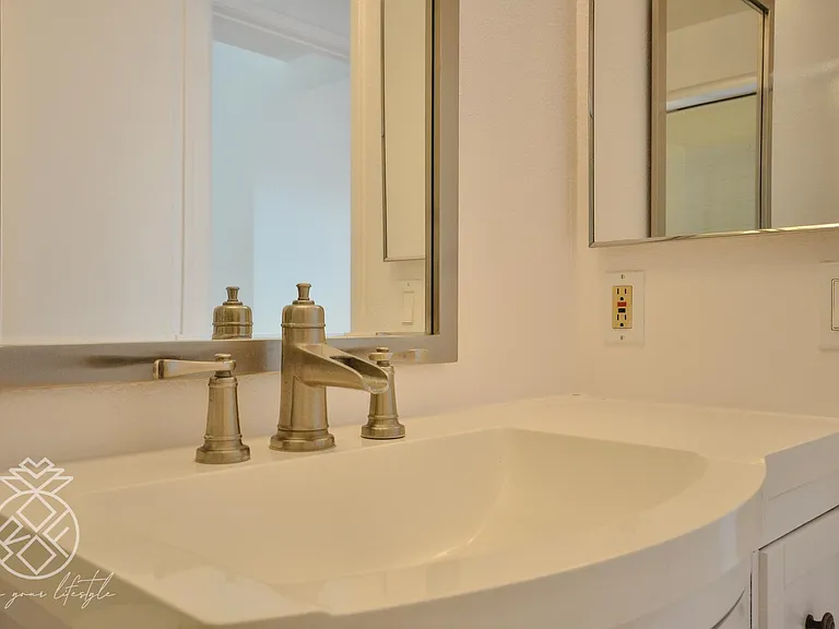 1727 Glendon Ave #104 — Photo 57