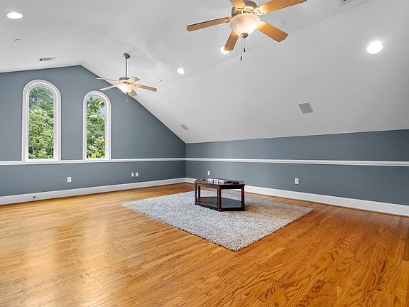 5th image of 204 E Park Ave Unit 103