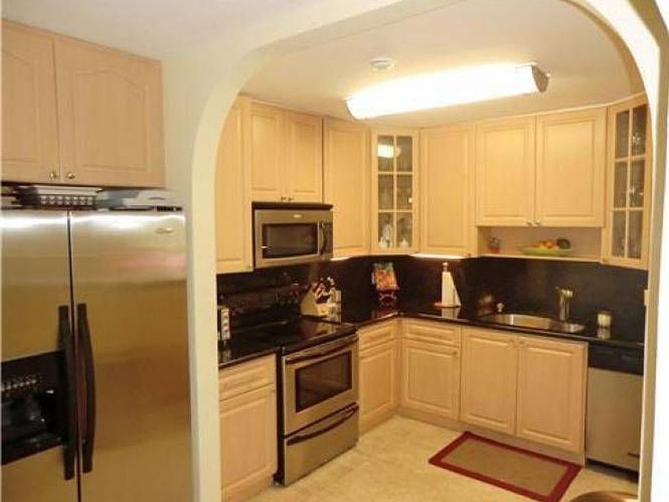 2nd image of 2109 Fort Davis St SE APT 302
