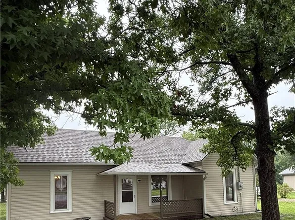 201 Spruce St, Garden City, MO 64747