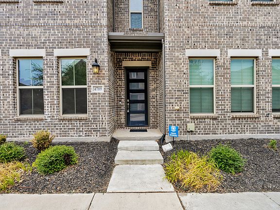 3rd image of 4709 Piedras Lanzar Dr