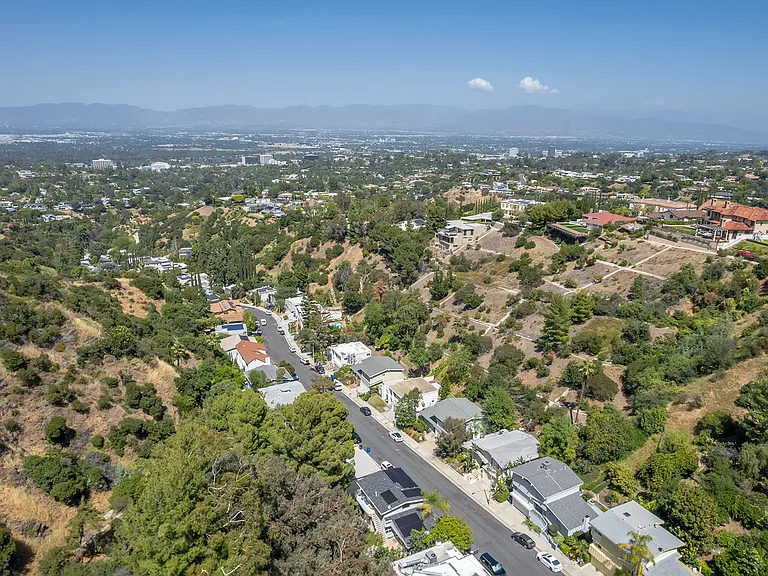 17092 Escalon Dr — Photo 29