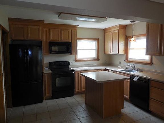 3rd image of 43 S Ringold St