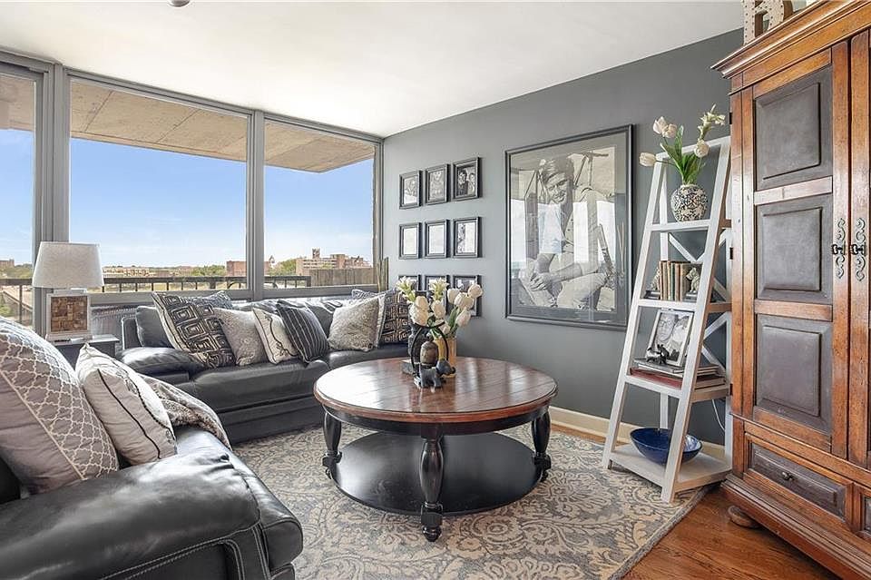 1st image of 600 E Admiral 1306 Blvd