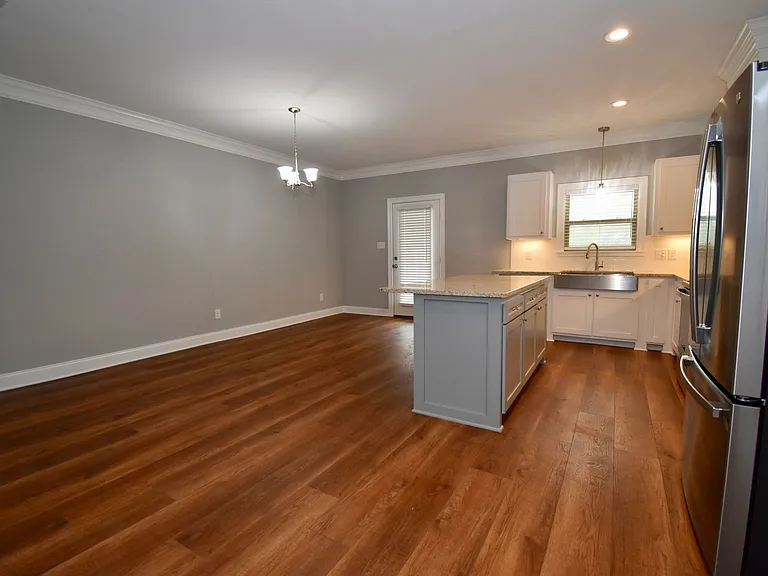 112 Haley Ln — Photo 7