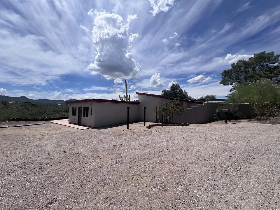 2845 N Silver Spur Dr