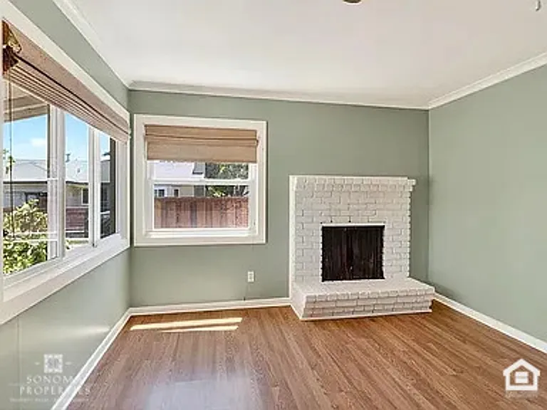 18045 Brooks Ave — Photo 9