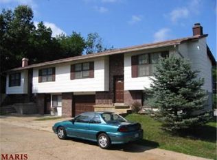 2211 Paramount Ct, Fenton, MO 63026