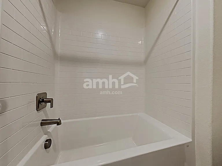 136 Charmante Tulip Ln — Photo 17