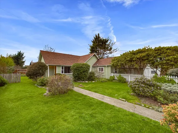 1111 Hayes Rd, McKinleyville, CA 95519