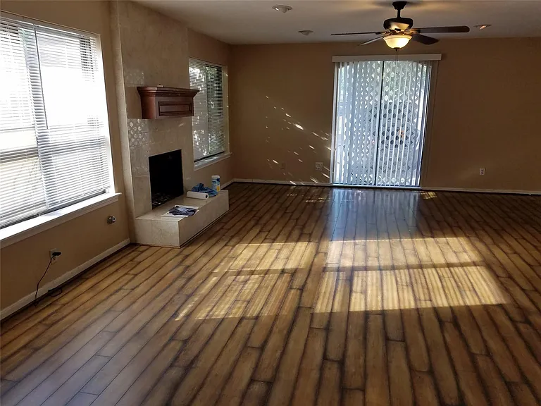 15526 Rio Plaza Dr — Photo 12