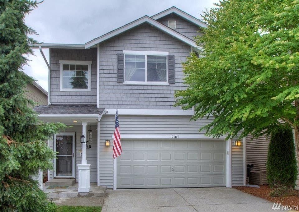 Front view. Great curb appeal. Exterior painted in 2015.