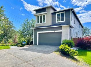 19509 82nd Ln NE, Kenmore, WA
