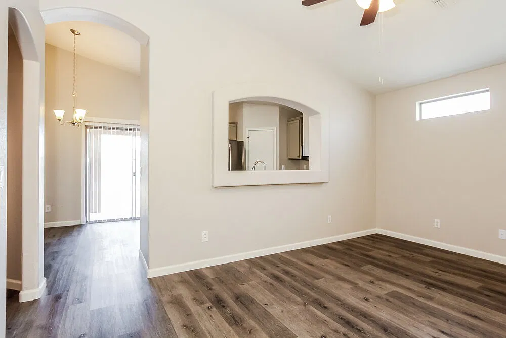 3 bed, 2.0 bath, 1106 sqft, $2,700 — Photo 4