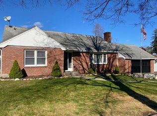 37 Laura Ln, Holyoke, MA 01040