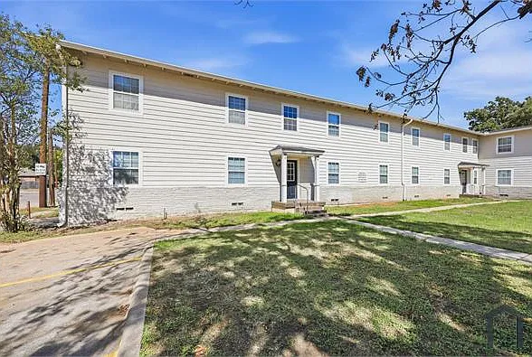 1 bed, 800 sqft, $1,300 — Photo 3