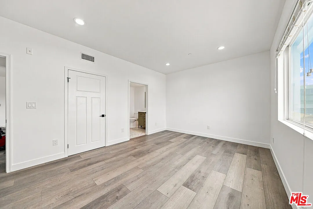 2 bed, 2.0 bath, 1200 sqft, $2,800 — Photo 4