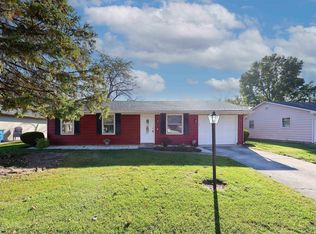 9225 Burr Oak Dr, Fort Wayne, IN 46819