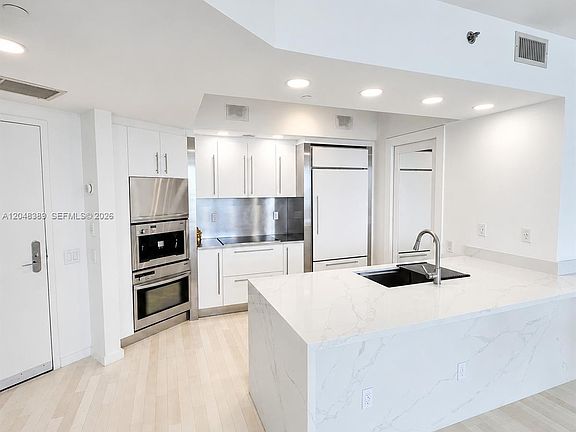 5th image of 450 Alton Rd APT 1606