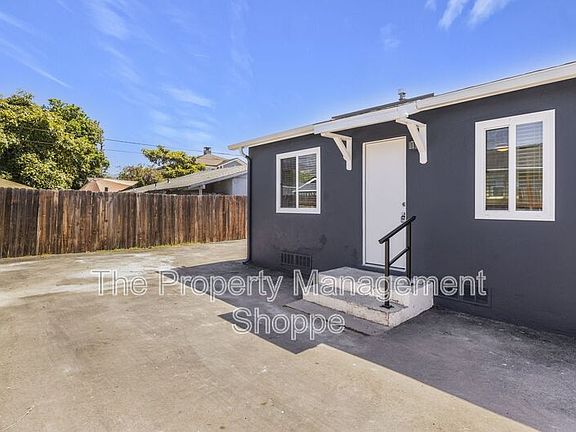 3rd image of 4822 8th St #D