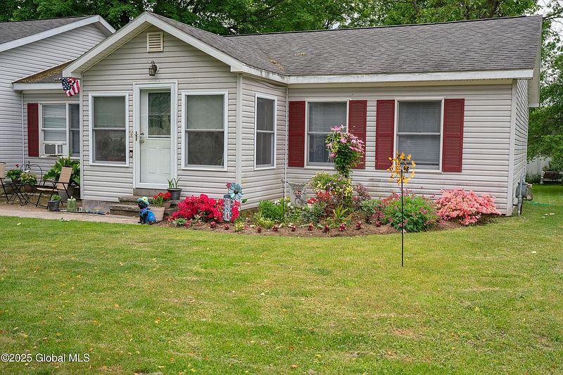 3rd image of 23 Thornberry Drive