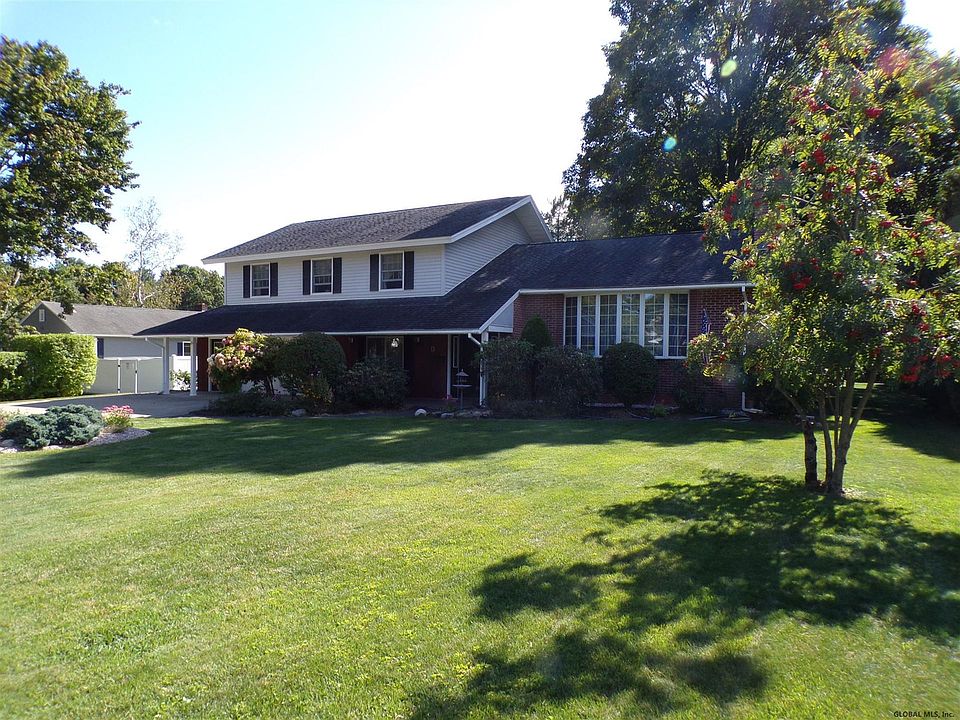1st image of 13 Sunset Dr
