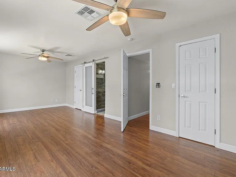 4233 N Miller Rd — Photo 21