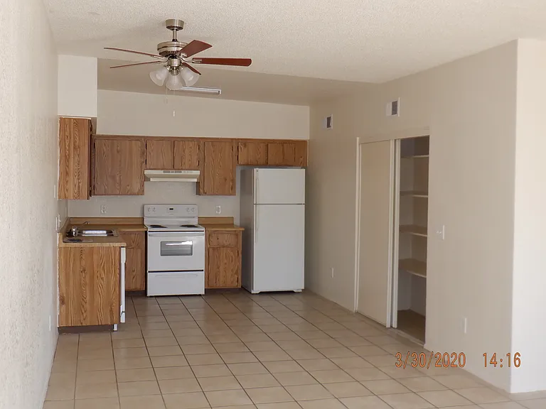 504 E Montebello Ave #3 — Photo 6