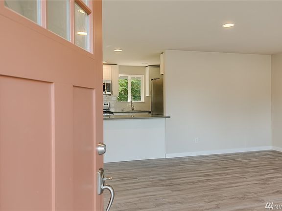 3rd image of 9101 56th Ave NE