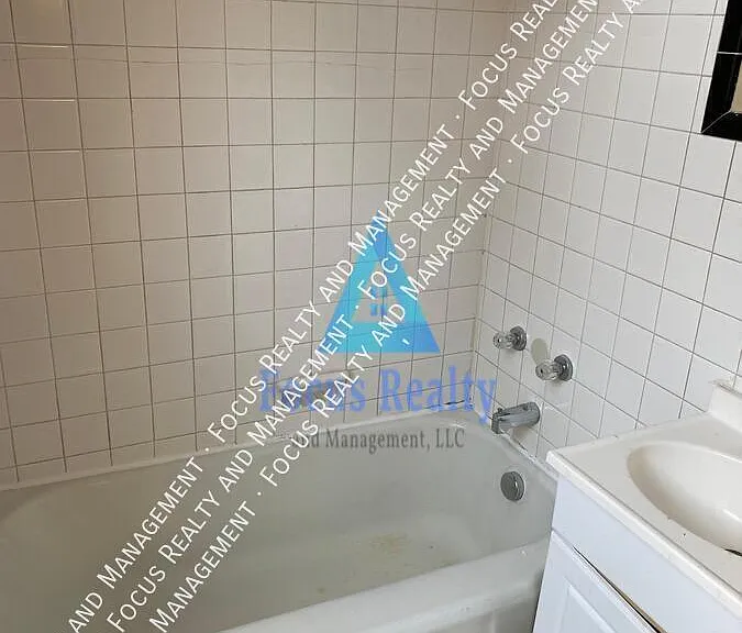 15 E Vine St #3 — Photo 8