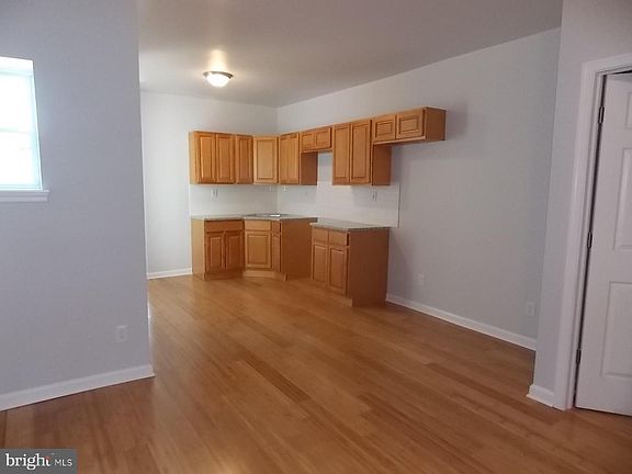 5th image of 139 N 58th St