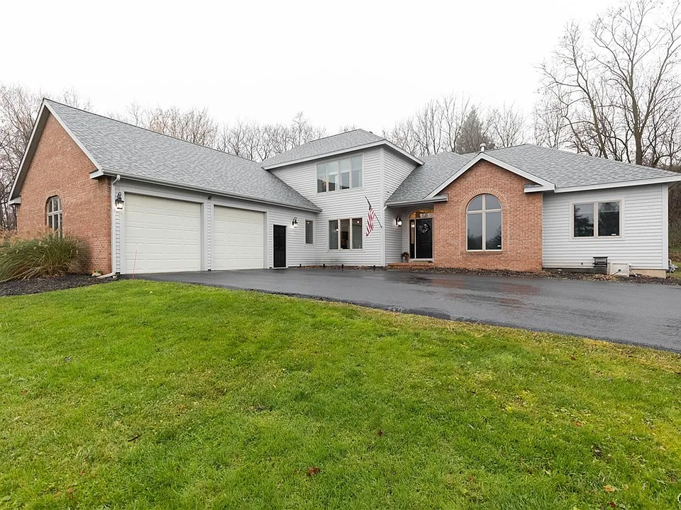 4892 Macgregor Ln