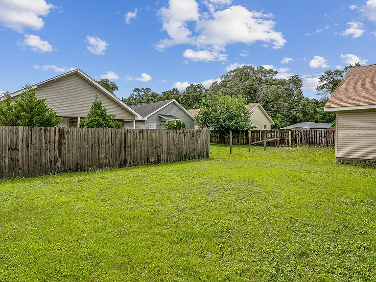 8410 Jarmen Ln — Photo 32
