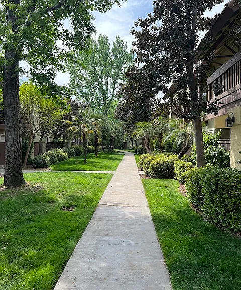 2909 E Huntington Blvd #125 — Photo 4