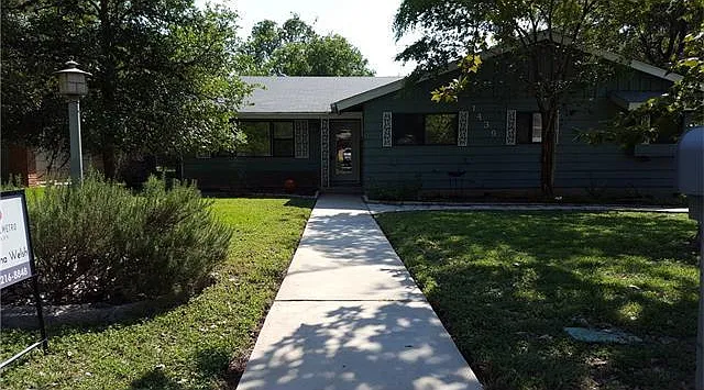 1439 Highland Dr — Photo 16