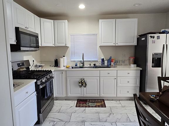 5th image of 1612 W 55th St