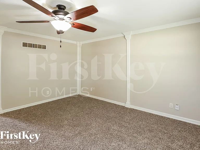 4800 N Wallace Ave — Photo 3