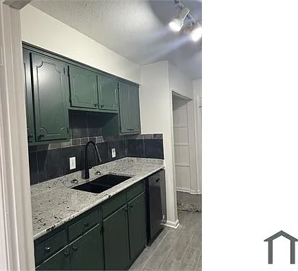 3 bed, 1500 sqft, $1,800 — Photo 2