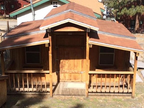 Extra Large storage shed out back.