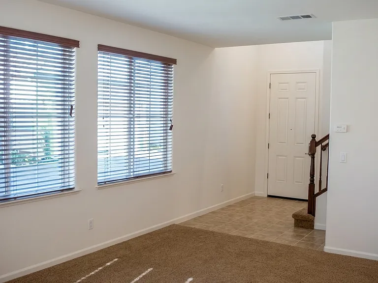 437 Carema Ct — Photo 2