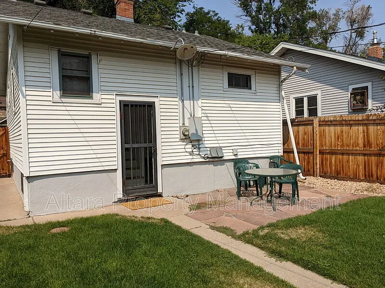 1824 S Franklin St — Photo 22