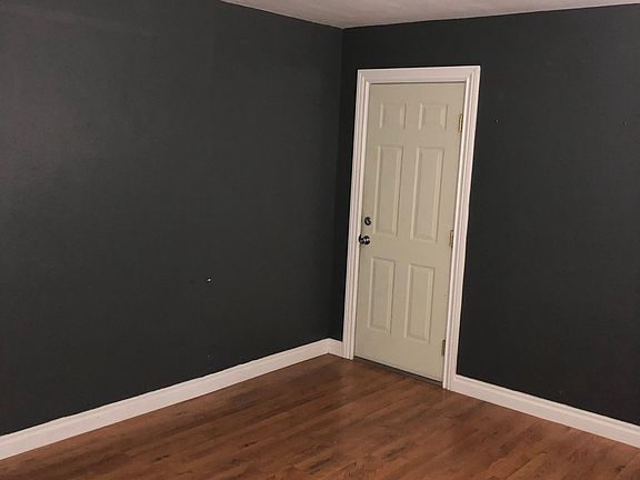 3rd image of 620 W Wilson St