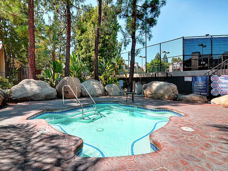 21500 Burbank Blvd #307 — Photo 14