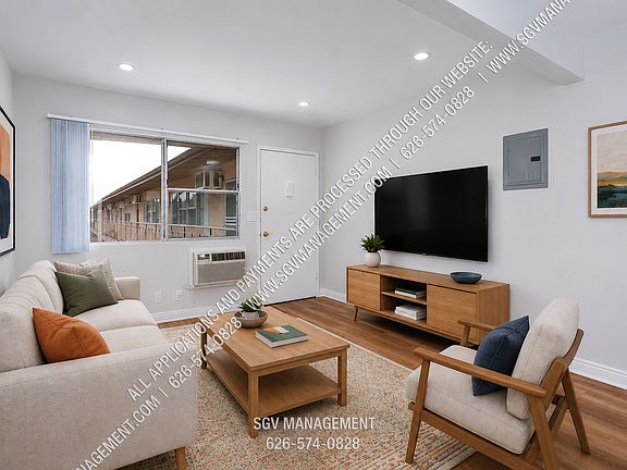 2nd image of 209-215 E Live Oak St #209-18