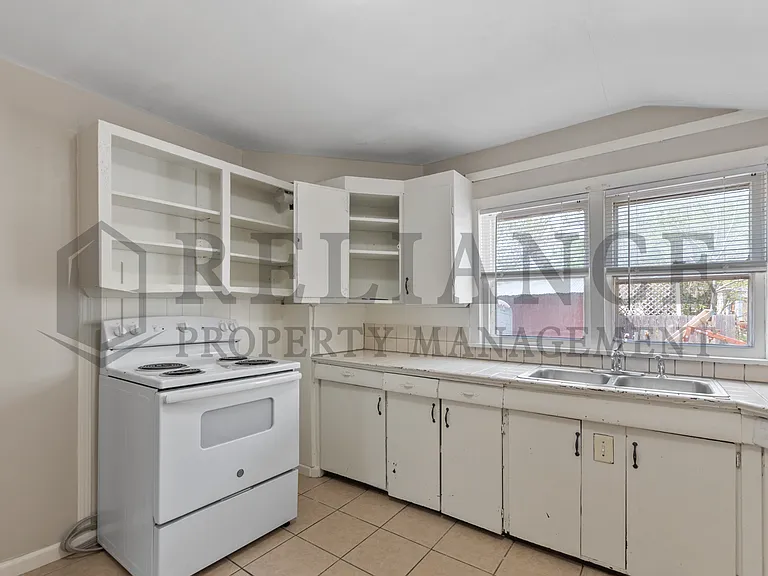 826 W Mentor Ave — Photo 7