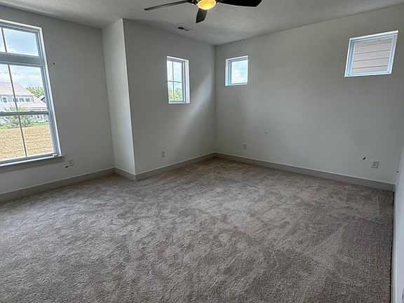 5th image of 781 Rose Garden Way