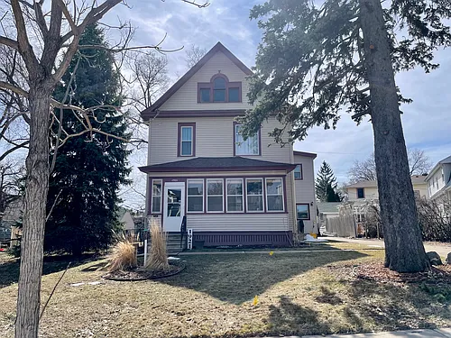 1921 Laurel Ave W #1 Photo 1