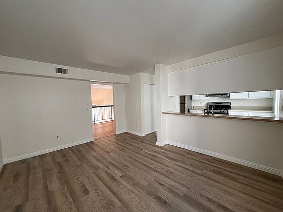 4th image of 598 W Huntington Dr Unit K