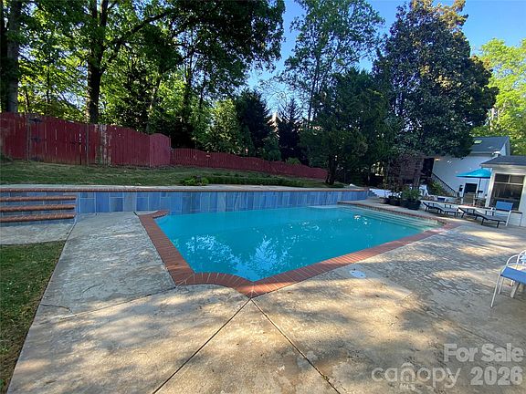 5th image of 1330 Cedar Ln